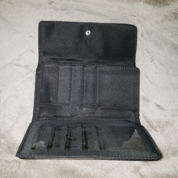 Tommy Hilfiger Women's Continental Checkbook Walle - Picture 7 of 7